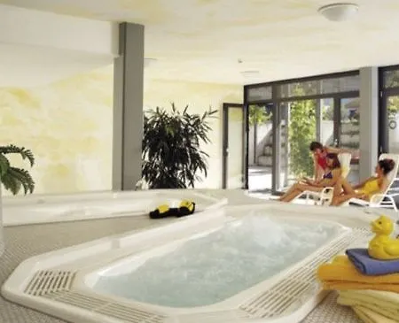 Artos Hotel 3*