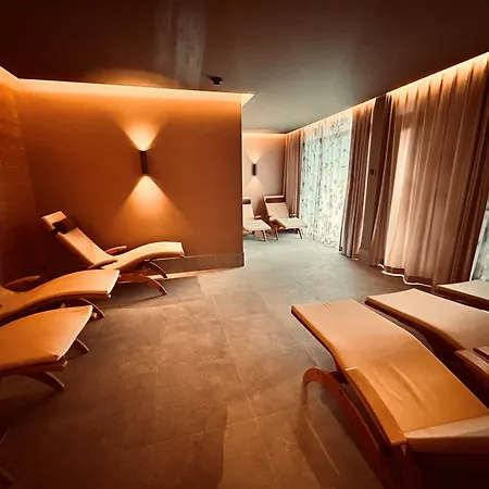 Artos Hotel 3*